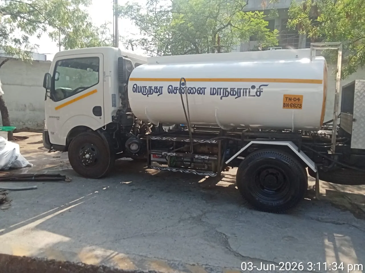 Water tanker vehicle